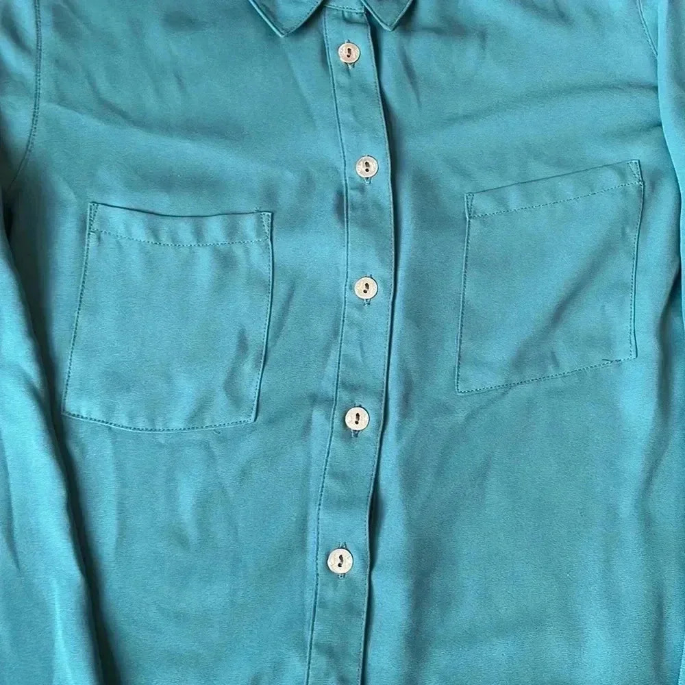 Guess Blouse - Picture 3 of 4